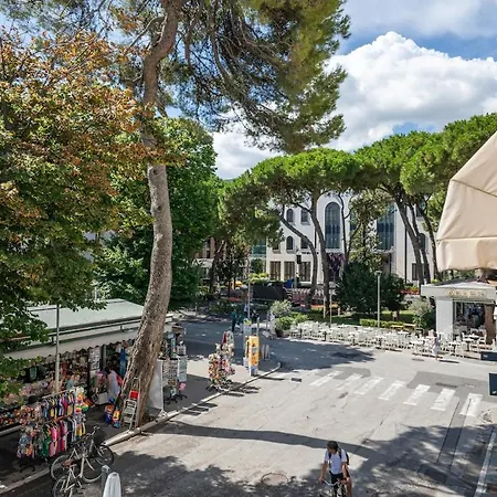 Camilla 3 In The Heart Of Viale Ceccarini アパート *